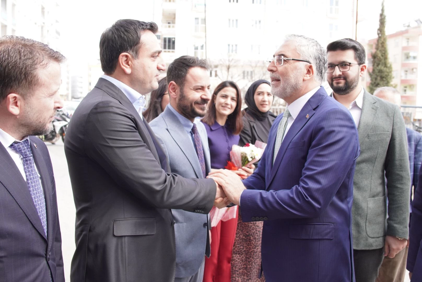 Çalışma ve Sosyal Güvenlik Bakanımız Sayın Prof. Dr. Vedat Işıkhan’ı Memleketi Mardin’de Karşıladık